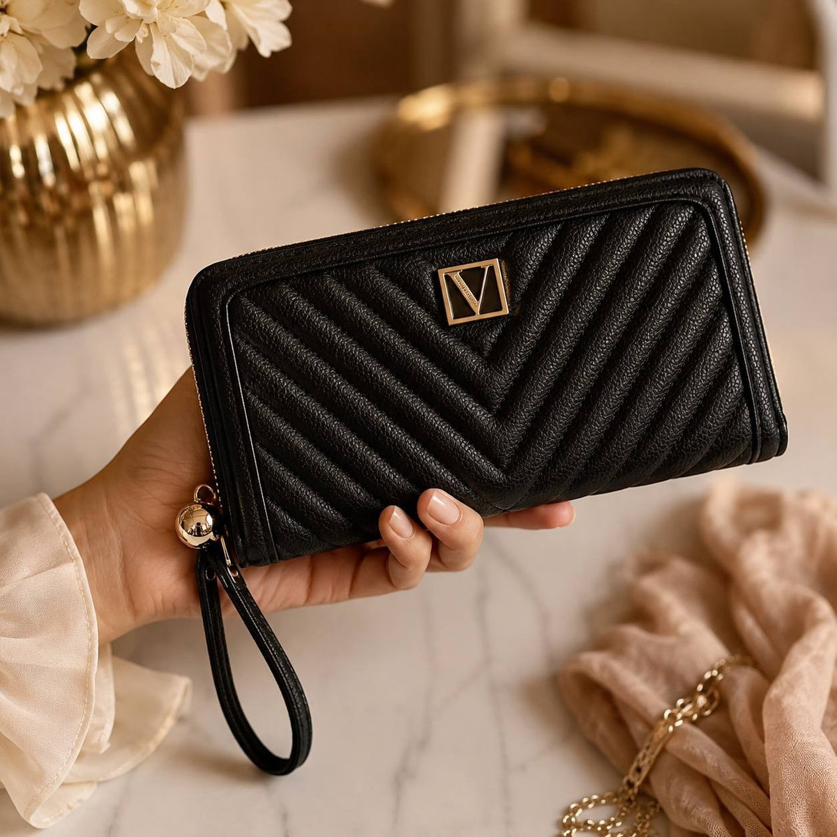 Victoria’s Secret Black Zip Around Wallet Wristlet Card Holder Clutch New
