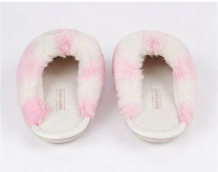 Victoria’s Secret Pink White Faux Fur Angel Wings Slippers NWT S