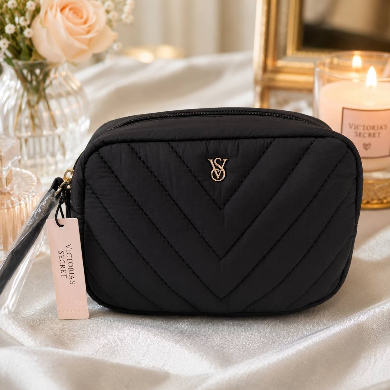 VS Quilted Travel Cosmetic Bag Black Makeup Organizer Wristlet NWT