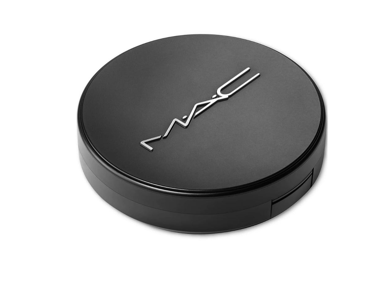 New Formula MAC Cosmetics Studio Fix Powder Plus Foundation 24HR Oil Control NW18