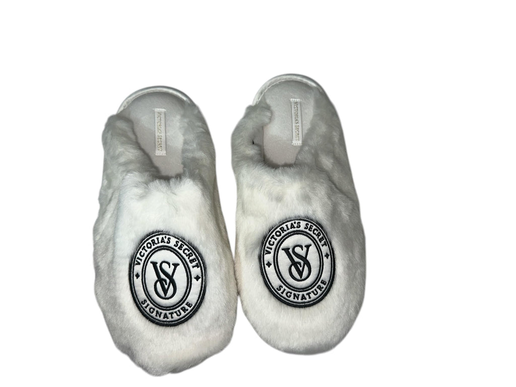 Victoria's Secret Closed Toe Faux Fur Slipper Color White New (White, US Footwear Size System, Adult, Women, Alpha, Medium, Medium)